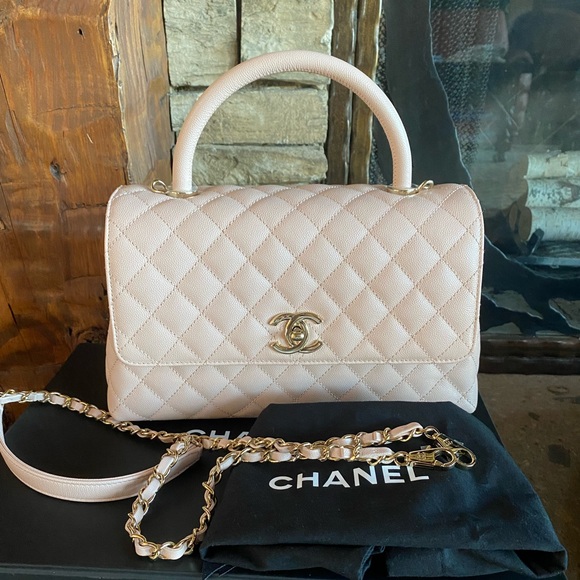 CHANEL Handbags - ⛔️SOLD ⛔️ EUC Auth. Chanel 21A flap bag w handle - light pink